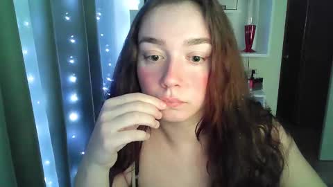 Snapshot of effie_balconii chatting on January 2025 03:06:01 PM effie_balconii online show from January 2025 03:06:01 PM