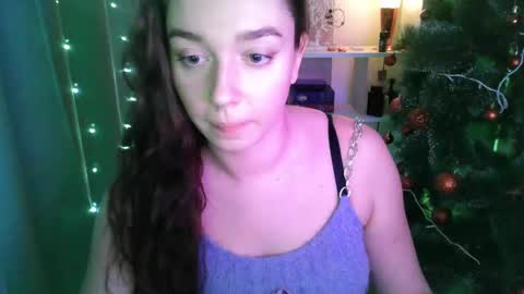 Snapshot of effie_balconii chatting on January 2025 01:40:01 PM effie_balconii online show from January 2025 01:40:01 PM