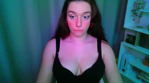 Snapshot of effie_balconii chatting on October 2025 01:42:01 PM effie_balconii online show from October 2025 01:42:01 PM