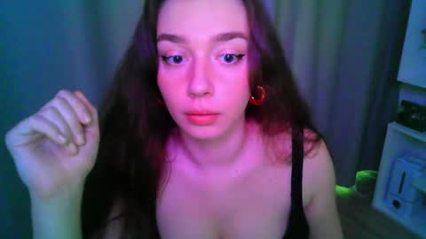 Snapshot of effie_balconii chatting on October 2025 07:18:02 AM effie_balconii online show from October 2025 07:18:02 AM