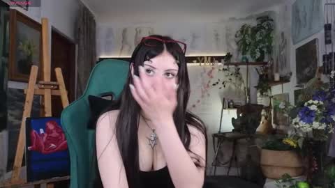 effiemeowley online show from May 2026 08:00:01 AM
