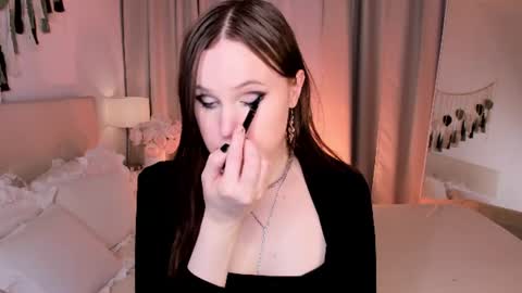 Snapshot of effiemur chatting on June 2026 10:13:02 PM Effie Mur online show from June 2026 10:13:02 PM