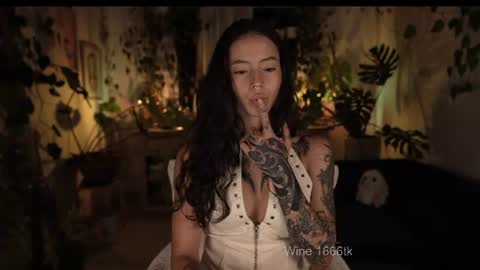 Snapshot of effylowell_ chatting on June 2026 02:24:02 AM Effy online show from June 2026 02:24:02 AM
