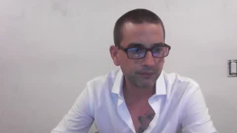 Snapshot of eguevara555500 chatting on April 2026 09:46:02 AM SilverBulture online show from April 2026 09:46:02 AM