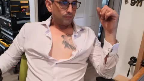 Snapshot of eguevara555500 chatting on June 2026 01:14:02 AM SilverBulture online show from June 2026 01:14:02 AM