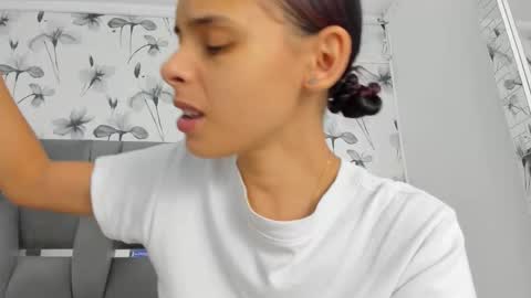 Valery online show from November 2025 01:11:01 PM