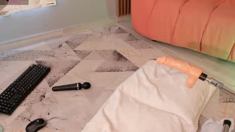 Eilin online show from December 2024 03:53:02 PM