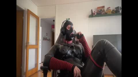 Eimi online show from May 2026 01:29:02 PM