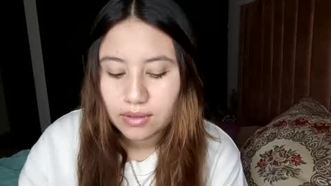 EIMY   MODEL INDEPENDENT online show from January 2025 03:22:01 AM