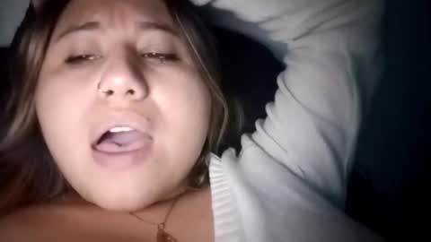 EIMY   MODEL INDEPENDENT online show from December 2025 05:46:02 AM