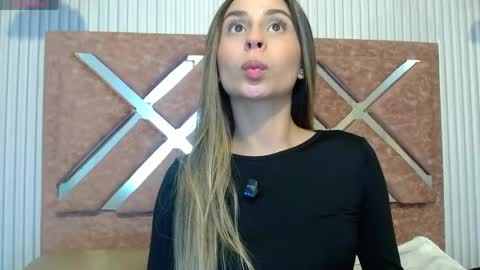 Snapshot of eimy_rose1 chatting on May 2026 09:21:01 PM Eimy rose online show from May 2026 09:21:01 PM