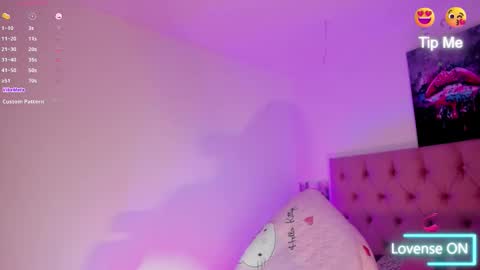 eimy_saenzx online show from January 2026 08:55:01 PM