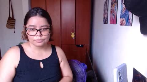 eimy_saenzz online show from February 2026 06:05:01 PM