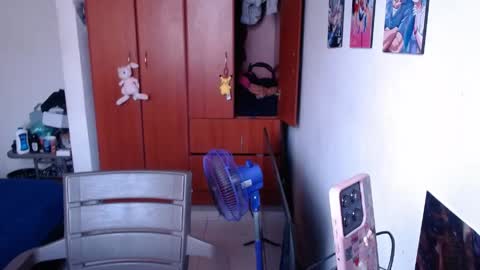 Snapshot of eimy_saenzz chatting on April 2026 06:27:02 PM eimy_saenzz online show from April 2026 06:27:02 PM