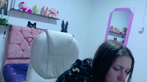 eiralovee online show from May 2026 03:36:01 AM