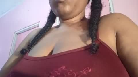 Snapshot of eirondra_valeen chatting on July 2026 01:32:02 AM Eirondra Valeen online show from July 2026 01:32:02 AM