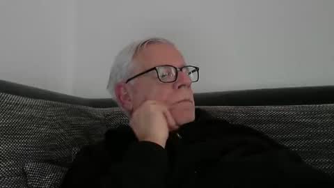 eisbaer1957 online show from February 2026 03:46:02 PM