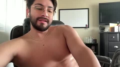 Snapshot of el_bonbon_rico chatting on May 2026 05:56:01 PM el bonbon rico online show from May 2026 05:56:01 PM