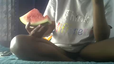 Snapshot of el_petite chatting on October 2025 06:03:01 PM petite online show from October 2025 06:03:01 PM