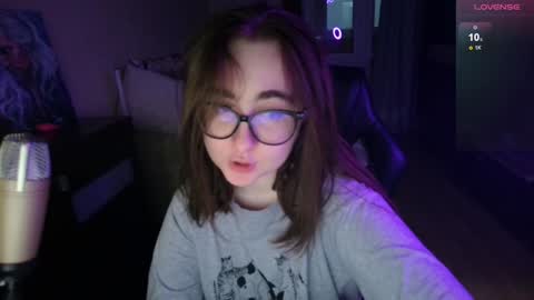 If you like it when I meow give me a thumbs up online show from January 2025 03:02:01 PM