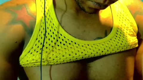 Snapshot of el_vecino_m chatting on May 2026 06:53:01 AM el_vecino_m online show from May 2026 06:53:01 AM