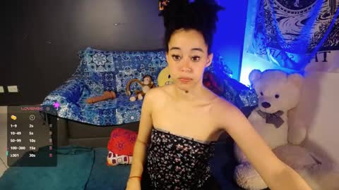 Ela  Help me reach 100 thumbs up online show from February 2025 11:06:02 AM