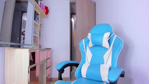 Snapshot of elalux777 chatting on October 2025 12:50:02 AM elalux777 online show from October 2025 12:50:02 AM