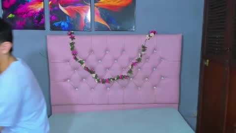 Elan Giralon online show from December 2025 09:57:01 PM