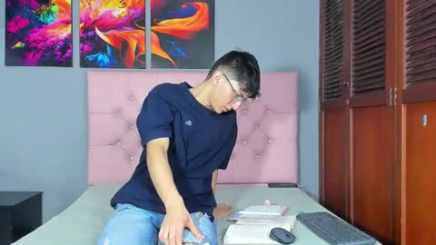 Elan Giralon online show from February 2026 12:31:01 AM