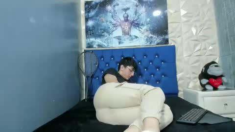 Elan Giralon online show from March 2026 02:06:01 AM