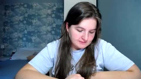 Elanis online show from April 2026 04:39:01 PM