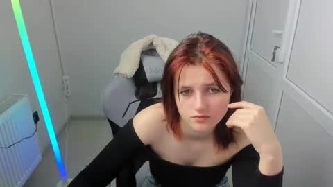 Snapshot of elara_muse chatting on May 2026 07:15:02 AM Evie online show from May 2026 07:15:02 AM