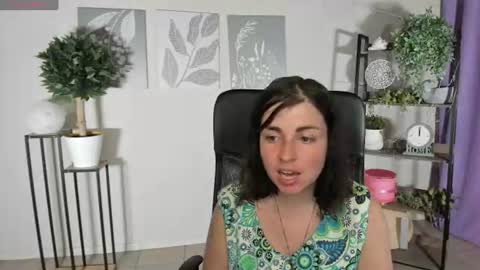 Snapshot of elara_starfall chatting on June 2026 05:43:01 AM Marta online show from June 2026 05:43:01 AM
