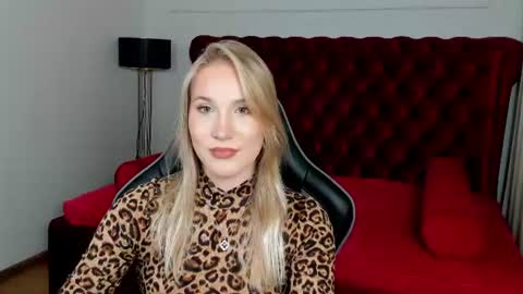 elaravoltage online show from August 2026 09:04:01 AM