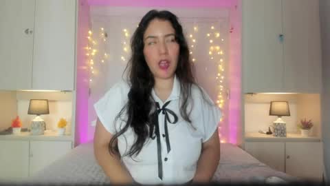 Snapshot of elarey_ chatting on May 2026 12:10:01 PM elarey_ online show from May 2026 12:10:01 PM