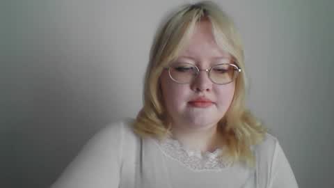 Snapshot of elayne_sweet chatting on March 2026 08:10:02 AM elayne_sweet online show from March 2026 08:10:02 AM