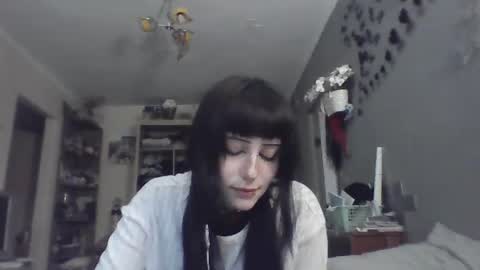 Snapshot of elaynetanton chatting on June 2026 05:21:02 PM Lia online show from June 2026 05:21:02 PM