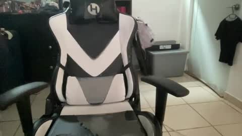 Babymask online show from September 2025 01:12:01 PM