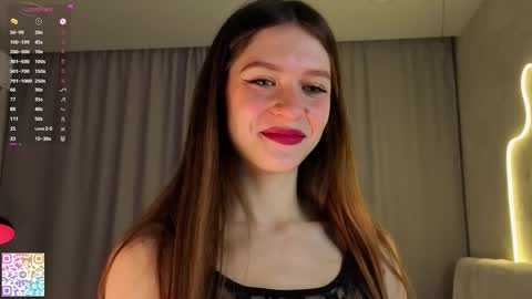 Mia online show from November 2025 04:47:01 AM