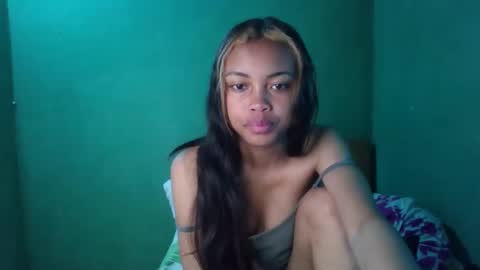 Snapshot of eldie69 chatting on May 2026 04:18:02 AM eldie69 online show from May 2026 04:18:02 AM