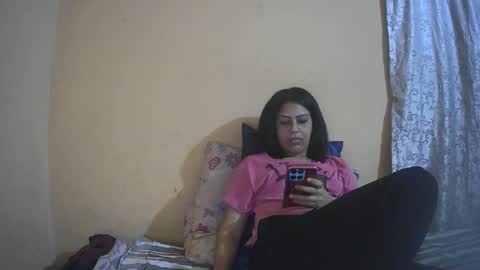 Isabella online show from October 2025 04:48:02 PM