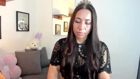 Electra- Please help me reach 100 likes online show from March 2026 01:21:01 AM