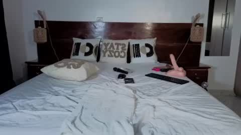 Snapshot of elegant_ebony chatting on June 2026 02:24:02 AM Nika online show from June 2026 02:24:02 AM