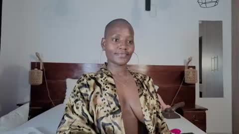 Snapshot of elegant_ebony chatting on July 2026 02:18:02 AM Nika online show from July 2026 02:18:02 AM