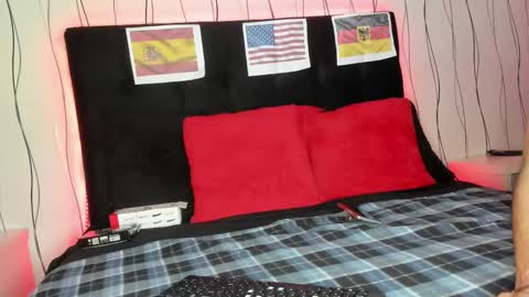 Snapshot of elegant_wolf chatting on January 2025 03:02:01 AM Elegant online show from January 2025 03:02:01 AM