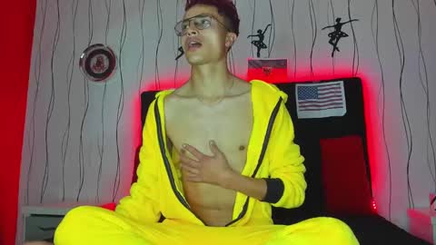 Snapshot of elegant_wolf chatting on January 2025 03:00:01 AM Elegant online show from January 2025 03:00:01 AM