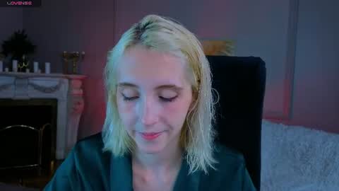 Snapshot of elen__moore chatting on June 2026 05:23:02 AM Elen online show from June 2026 05:23:02 AM
