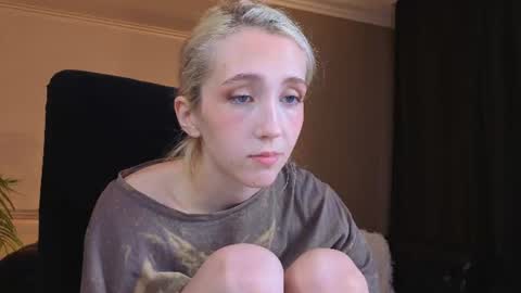 Snapshot of elen__moore chatting on July 2026 05:33:02 AM Elen online show from July 2026 05:33:02 AM