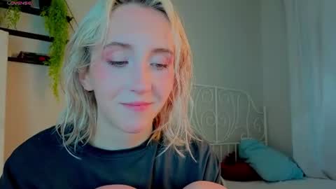 Snapshot of elen__moore chatting on July 2026 05:49:02 AM Elen online show from July 2026 05:49:02 AM