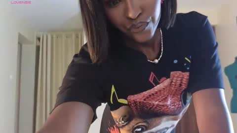 Snapshot of elena_love1111 chatting on January 2025 01:52:02 PM Elena online show from January 2025 01:52:02 PM